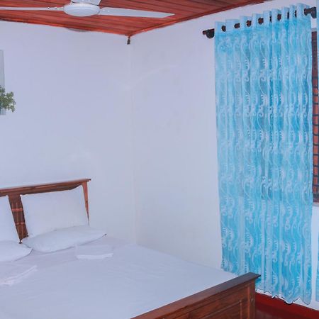 Hotel Golden Bell Tangalle Exteriör bild